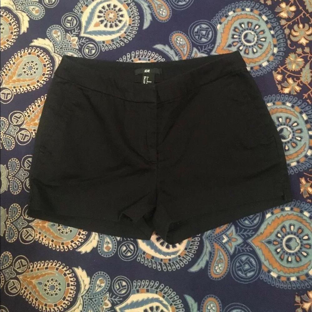 H&M Black Stretch Mini Shorts Size 2